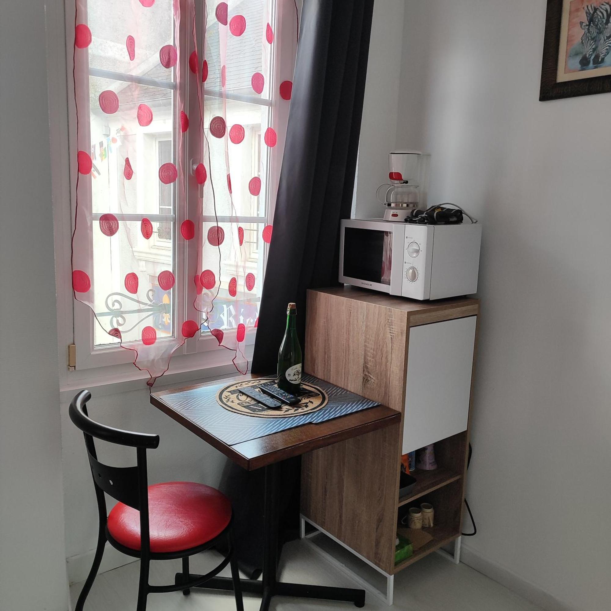 Gite Pour 6 Ou Chambre Pour 2 A Formigny Exteriör bild