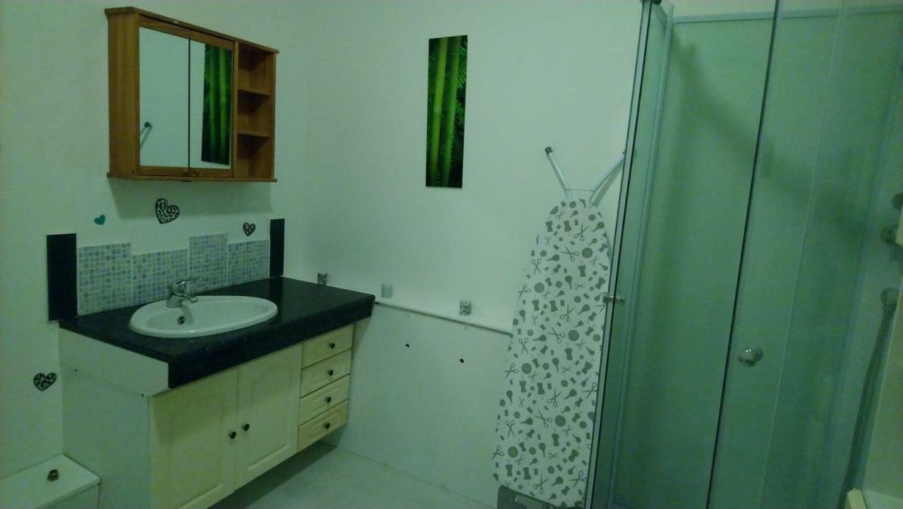 Gite Pour 6 Ou Chambre Pour 2 A Formigny Exteriör bild